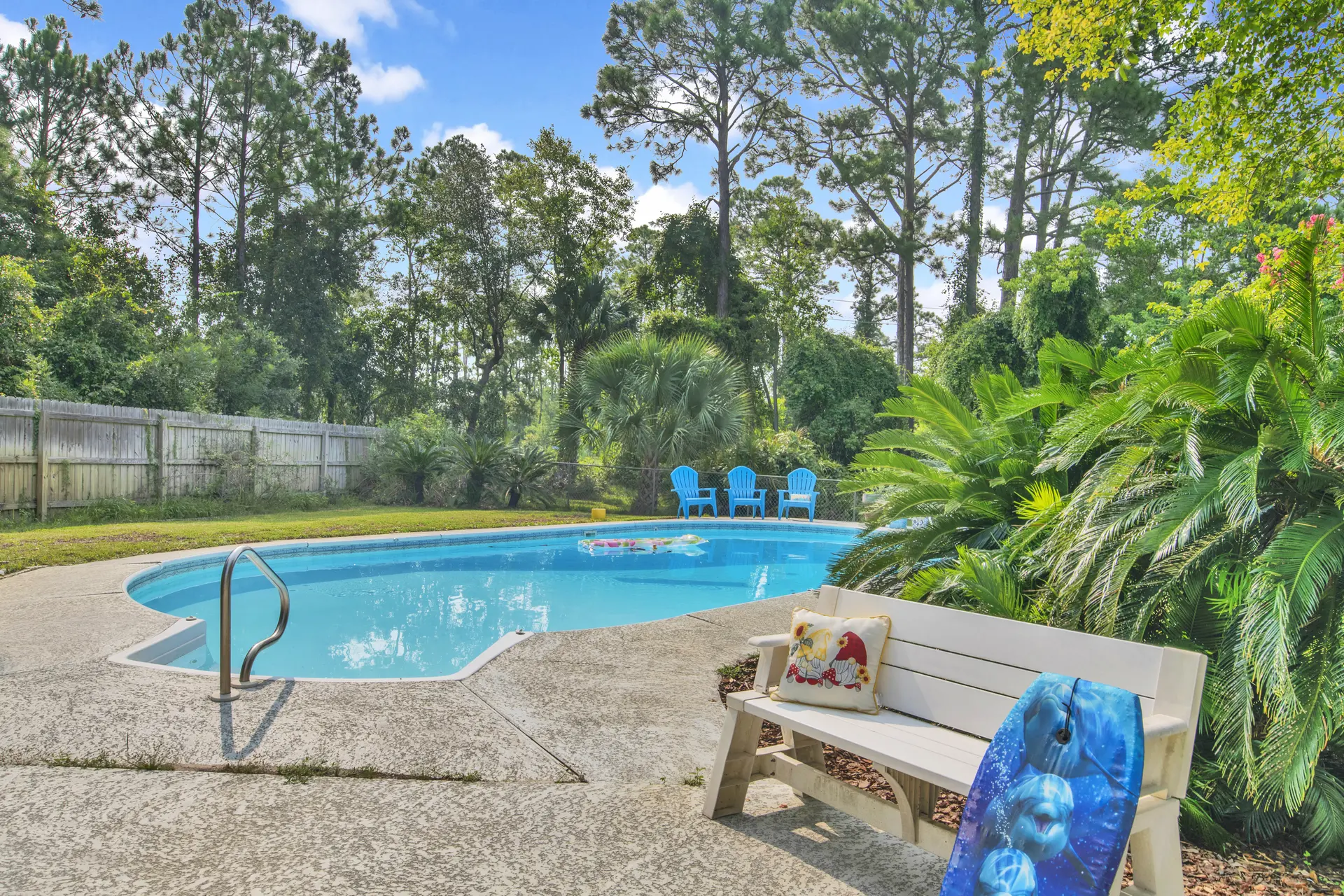 Gulf Breeze Tranquil Retreat Pool